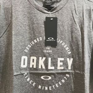 Oakley Men's 👕 Shirt,